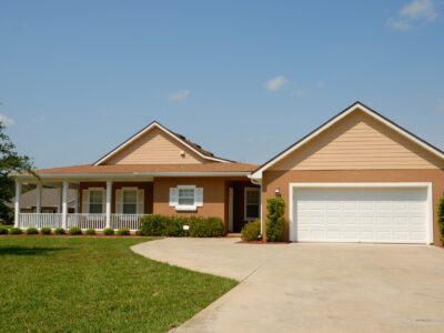 Do’s and don’ts do While Fixing your Garage Door