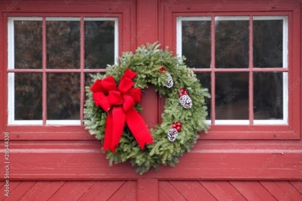Garage door holiday wreath | The Door Master